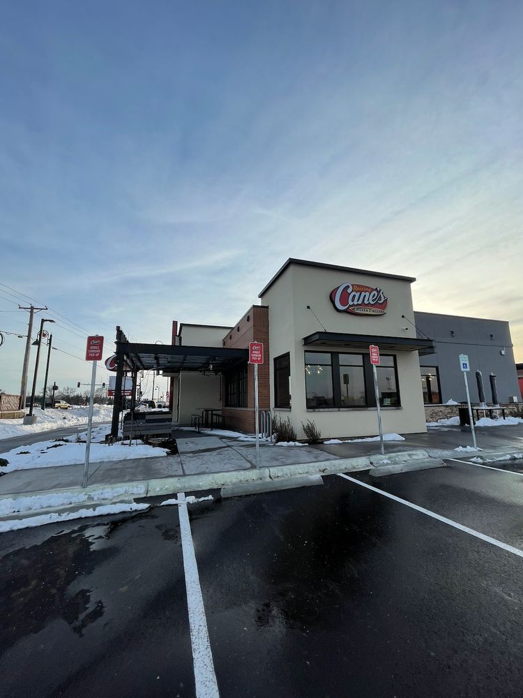 Raising Cane's Chicken Fingers: 3065 White Bear Ave N, Maplewood, MN 55109